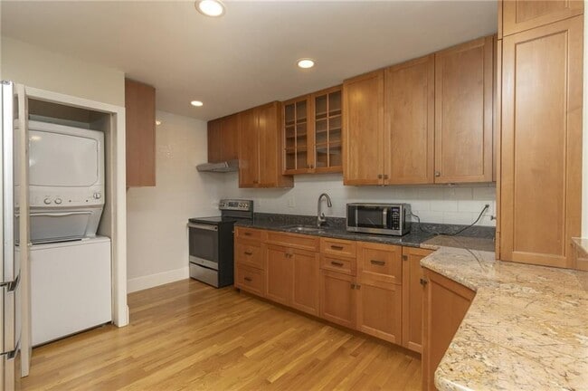 Photo - 170 Leah St Unit 2