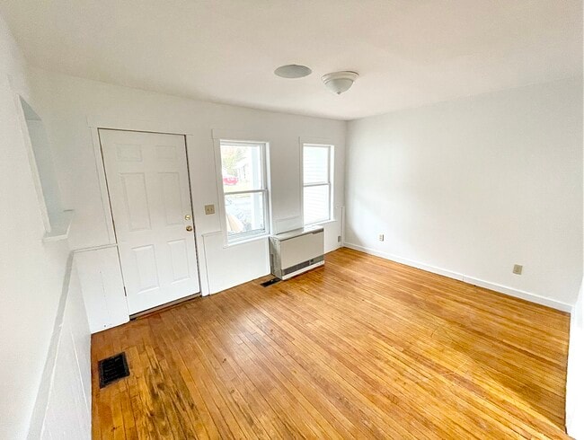 Photo - 167 Pleasant St Unit Apt 2