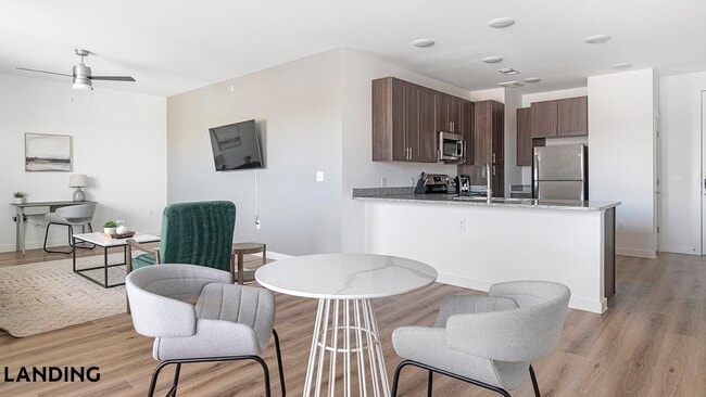 Photo - 217 S Garland Ave Unidad 2302