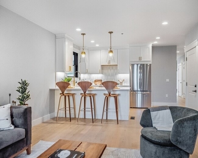 Photo - 398 Bremen St Unit 1