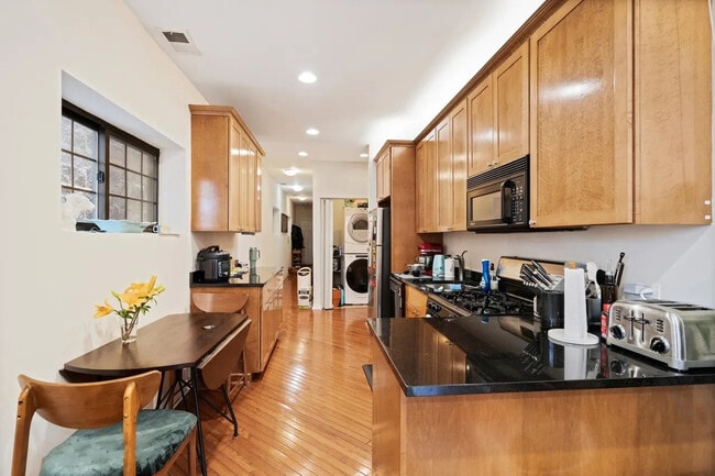 Photo - 1722 W Ohio St Unit 2