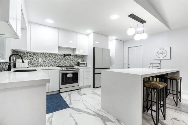 Photo - 18525 NW 39th Ave