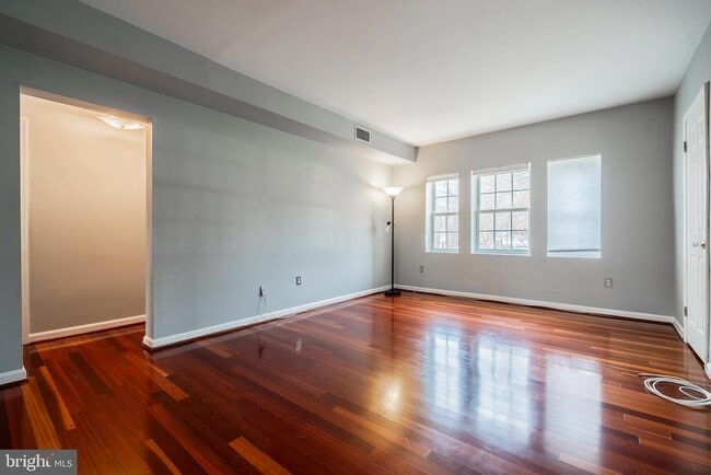 Photo - 1713 N Troy St Unidad 387