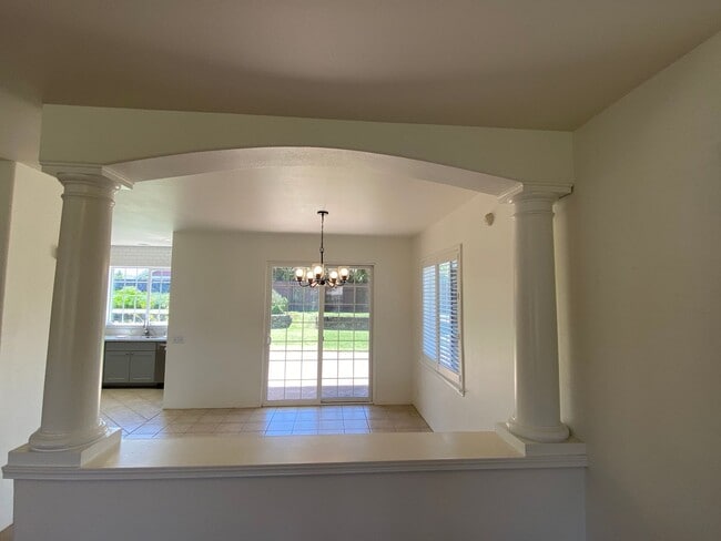 Photo - 4-Bedroom 2.5-Bath Home with Private Yard, Fireplace & Pet-Friendly Living.