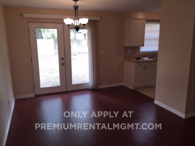 Photo - 247 Oakwood Dr