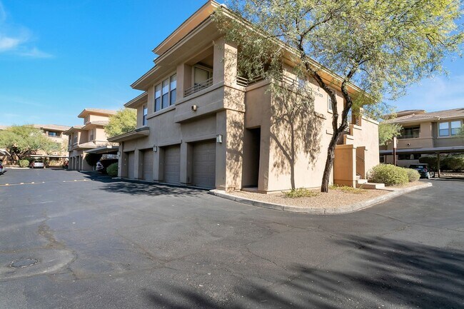 Building Photo - 20100 N 78th Pl Unit 2026