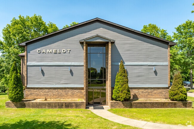 Photo - Knotts / Camelot Apartments