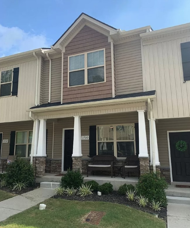 Building Photo - 1750 Sprucedale Dr Rental
