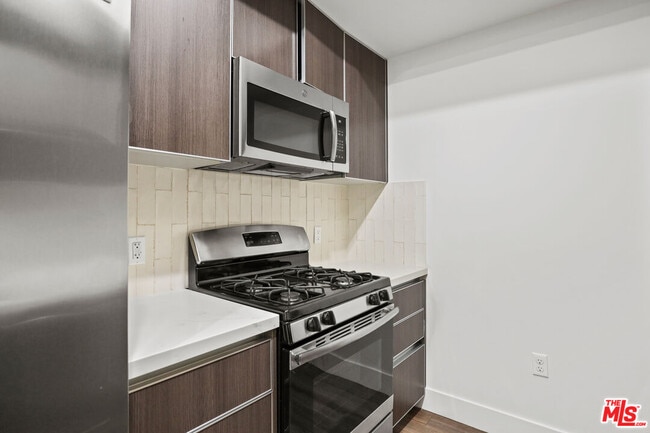 Photo - 1338 N Formosa Ave Unit 304