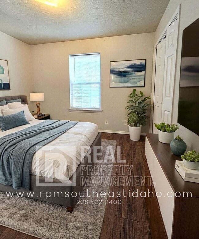 Spacious & Updated 2 Bedroom, 2 Bathroom Twin Home in Ammon with Fenced Backyard and Hookups (Ida... - Spacious & Updated 2 Bedroom, 2 Bathroom Twin Home in Ammon with Fenced Backyard and Hookups (Ida...