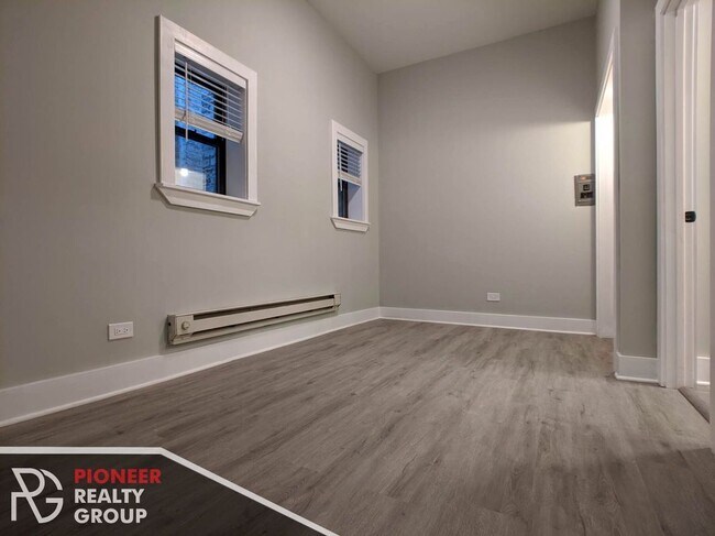 Photo - 1435 N Dearborn St Unit B3