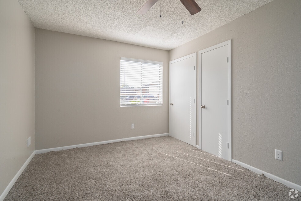 1BR, 1BA - 758SF - Bedroom