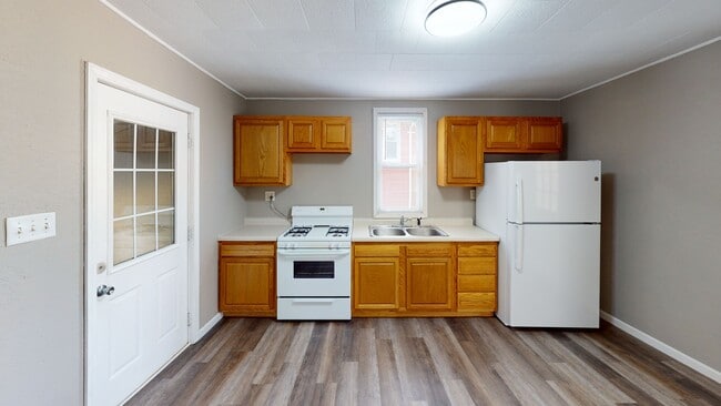Photo - 811 S College Ave
