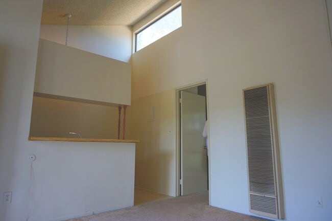 Photo - Sarah St Apts
