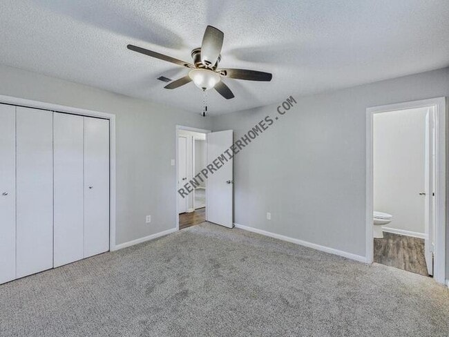 Photo - 802 Towering Oaks Dr