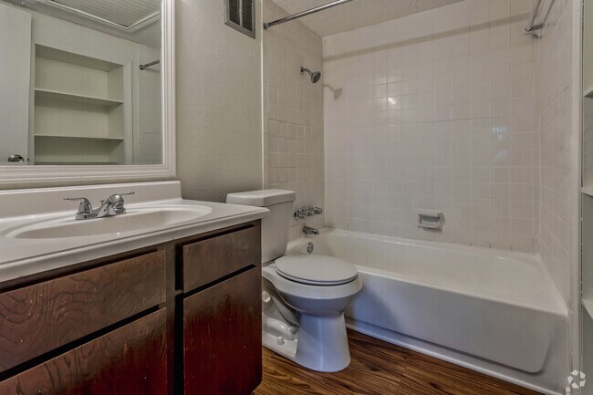 1BR,1BA - 700 SF