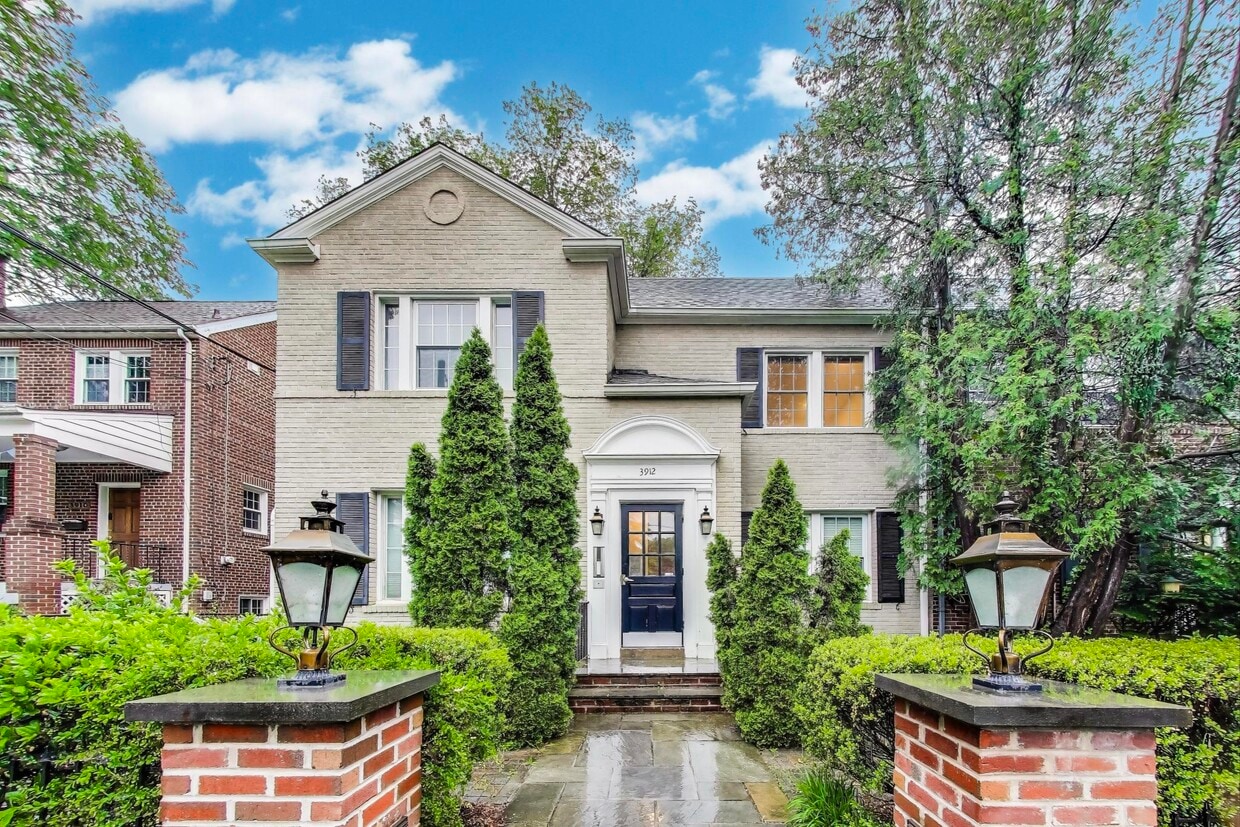 Photo - 3912 Yuma St NW (Washington, DC)