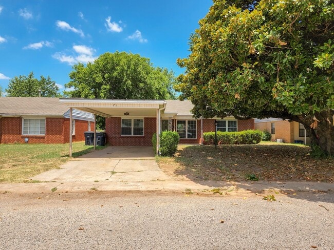 3 Bedroom 2 Bath brick home in Shawnee - 3 Bedroom 2 Bath brick home in Shawnee