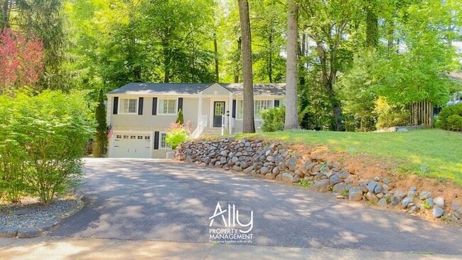 Photo - 512 Woodmont Dr