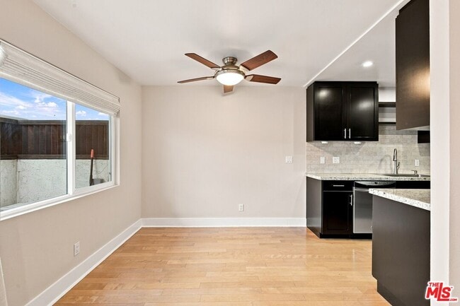 Photo - 3131 S Canfield Ave Unidad 107