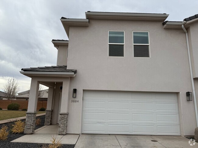 Building Photo - Mustang Valley Townhome - End Unit!