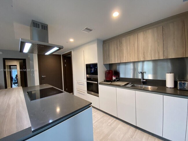 Photo - 1000 Brickell Plaza Unidad 2201
