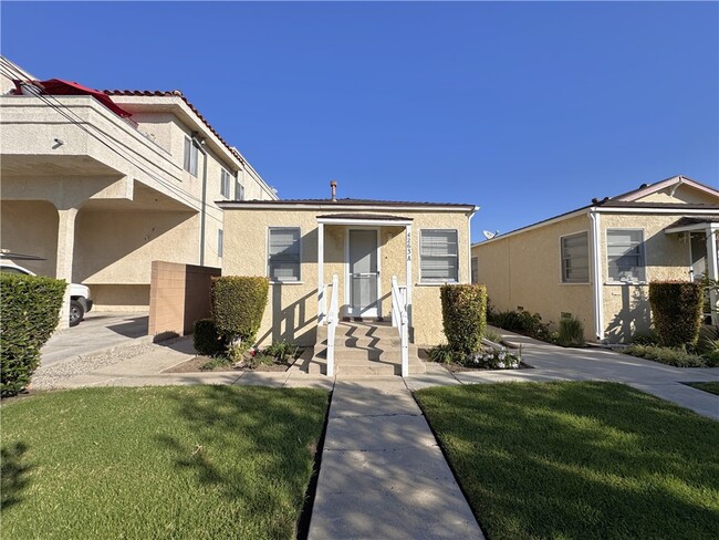 Photo - 4263 W Broadway Unidad B