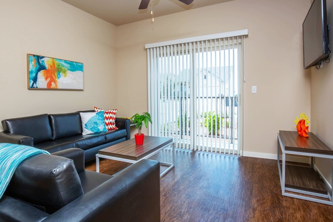 Photo - 11 West | Student Housing