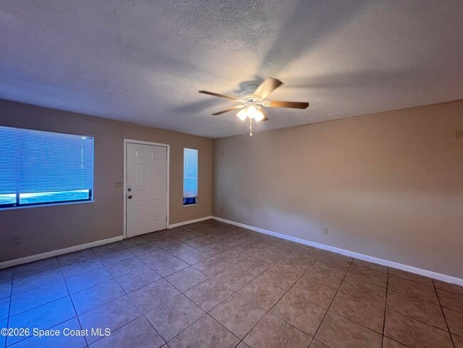 Photo - 4611 Tree Ridge Ln NE