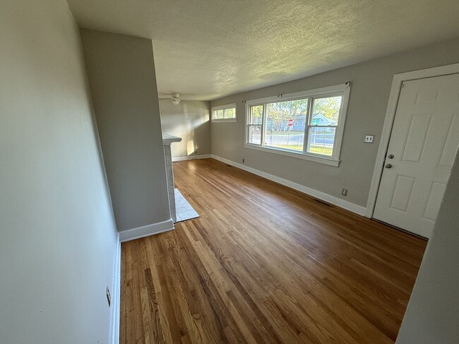 Photo - 2500 E 3rd St