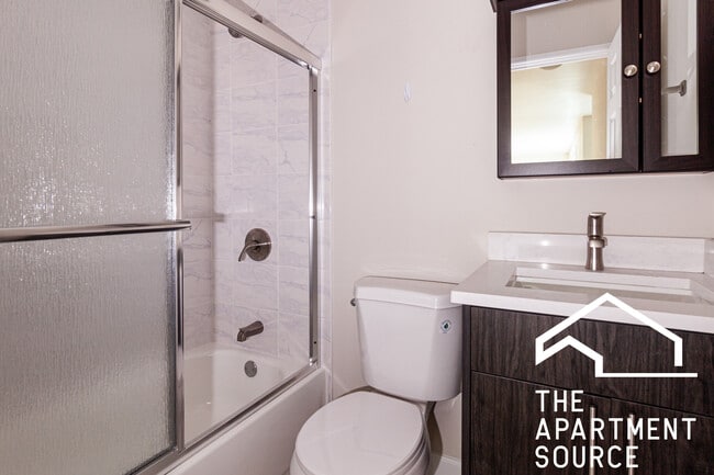 Photo - 5851 N Winthrop Ave Unit 304