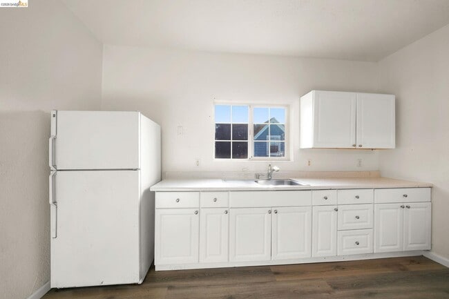 Photo - 203 Bissell Ave Unit 2