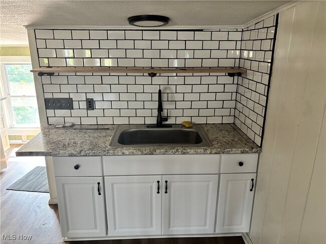 Building Photo - 2196 Atkins Ave Unit 3