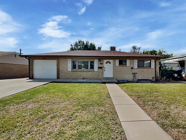 Building Photo - 8012 Stuart Pl