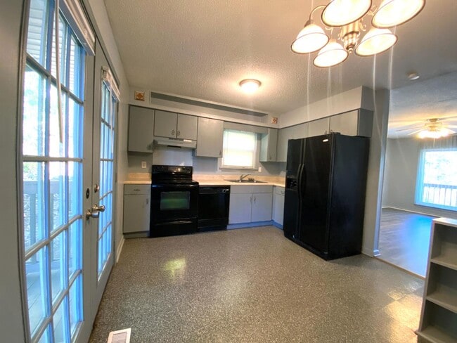 Photo - 739 S Germantown Cir