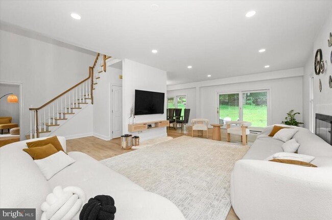 Photo - 8225 Hawkins Creamery Rd