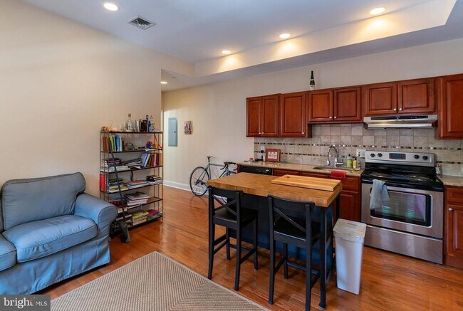 Photo - 1841 Bainbridge St Apartment Unit 1