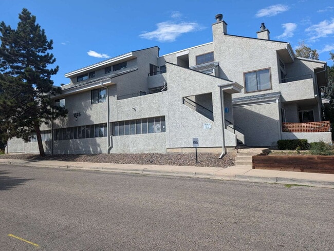 Building Photo - 1825 Kendall St Unit #207 Rental