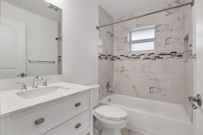 Photo - 3421 NE 5th Ave