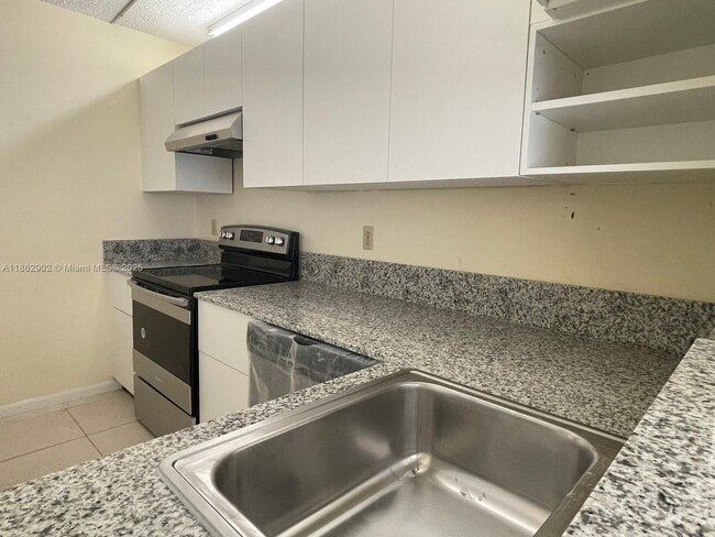 Photo - 820 Twin Lakes Dr Unit 820