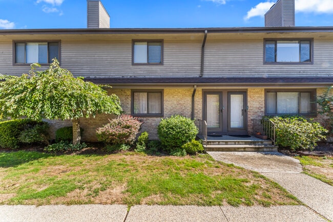 Photo - 2289 Bedford St Unit G18