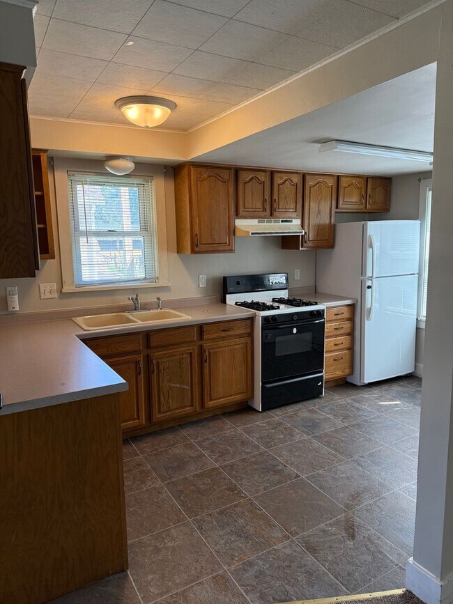 Photo - 1614-1614 1/2 Tainter St Unit 1614