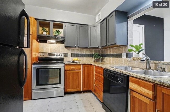 Photo - 709 Garland Cir