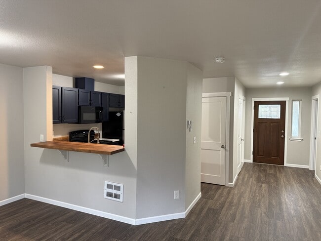 Photo - 1480 SE Cole Rd