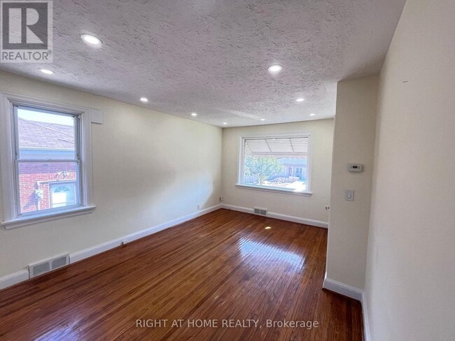 Photo - 224 College Ave