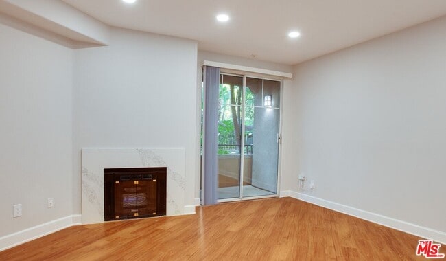 Photo - 5557 W 6th St Unit 3-103