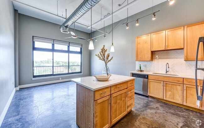 Building Photo - Zona Rosa Rental