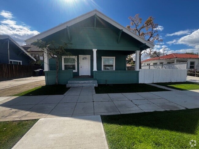 Building Photo - 2315 22nd St Rental