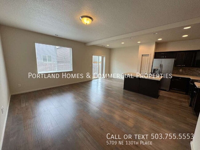 Photo - 5709 NE 130th Pl