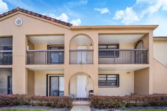 Building Photo - 18220 Mediterranean Blvd Unit 6-18 Rental